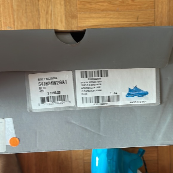 Brand new with dust bags triple s Balenciaga never worn Authentic or money back - Picture 6 of 9